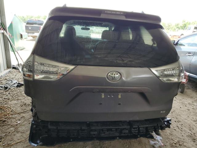 Photo 6 from auction – 2017 TOYOTA SIENNA SE with VIN 5TDXZ3DC0HS833932