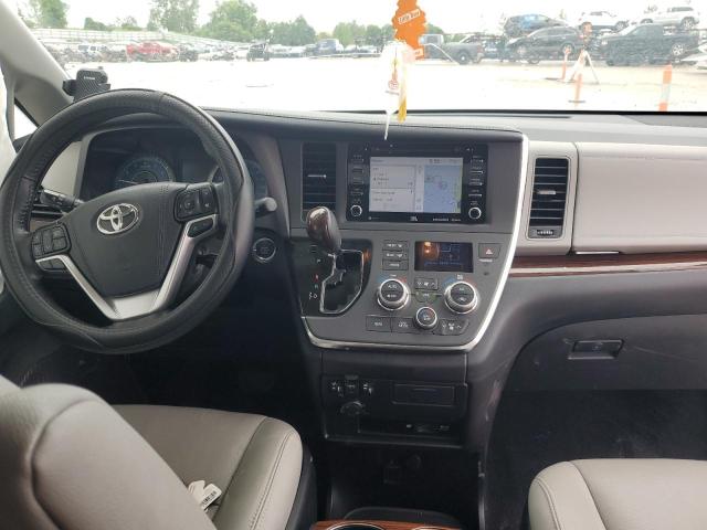 Photo 8 from auction – 2018 TOYOTA SIENNA XLE with VIN 5TDYZ3DC2JS916630