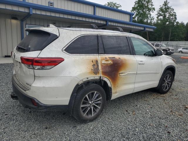 Photo 3 from auction – 2017 TOYOTA HIGHLANDER with VIN 5TDJZRFH2HS357877