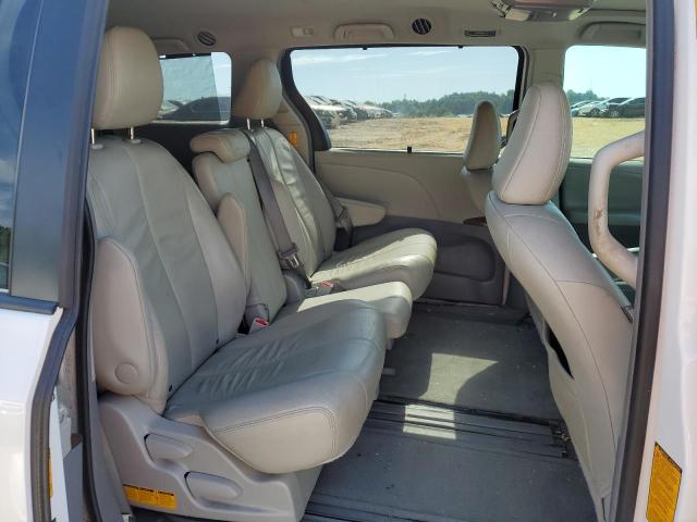 Photo 11 from auction – 2013 TOYOTA SIENNA XLE with VIN 5TDYK3DC8DS398340