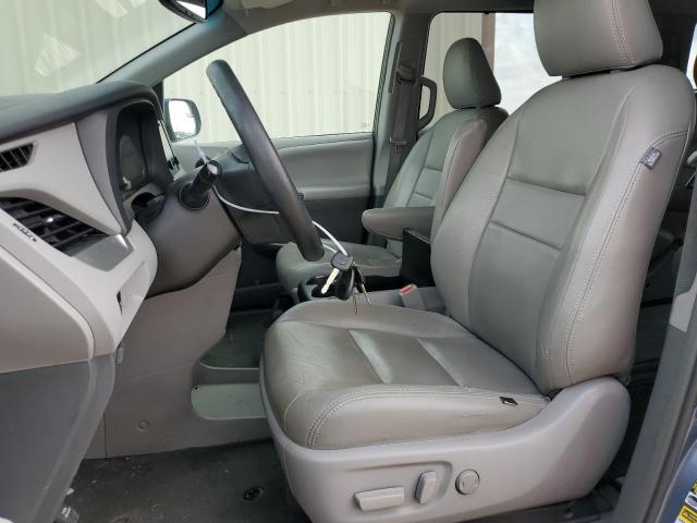Photo 7 from auction – 2015 TOYOTA SIENNA LE with VIN 5TDJK3DC8FS101197