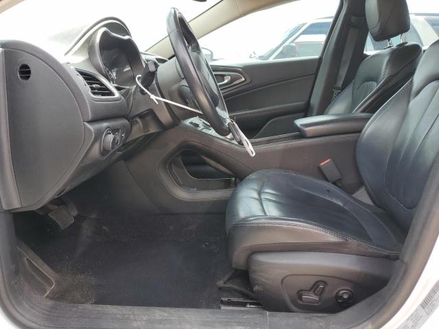 Photo 7 from auction – 2017 CHRYSLER 200 LIMITE with VIN 1C3CCCAB3HN500159
