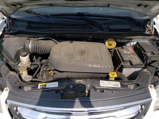Photo 12 from auction – 2016 CHRYSLER TOWN & COU with VIN 2C4RC1CG5GR207433