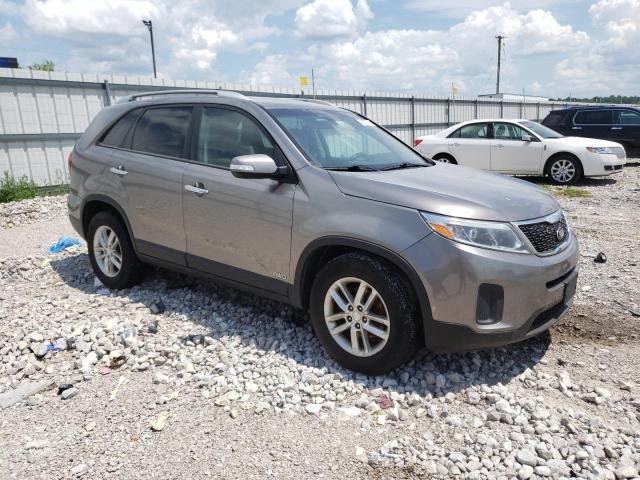 Photo 4 from auction – 2015 KIA SORENTO LX with VIN 5XYKTDA72FG604963