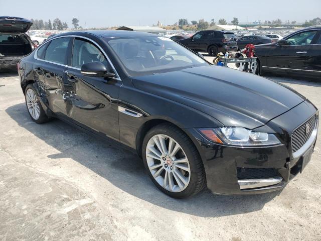 Photo 4 from auction – 2017 JAGUAR XF PRESTIG with VIN SAJBE4BN5HCY44010