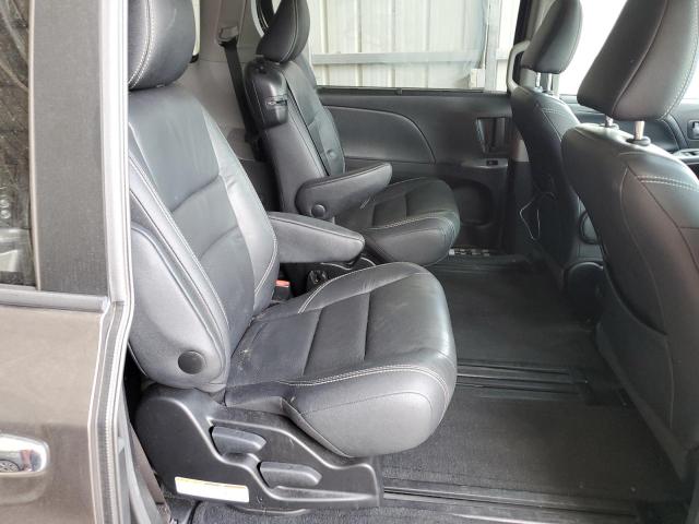 Photo 11 from auction – 2017 TOYOTA SIENNA SE with VIN 5TDXZ3DC0HS833932