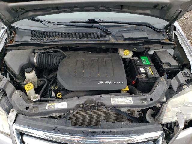Photo 12 from auction – 2013 CHRYSLER TOWN & COU with VIN 2C4RC1BG2DR645744