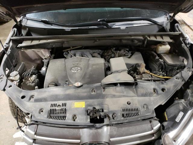Photo 11 from auction – 2018 TOYOTA HIGHLANDER with VIN 5TDBZRFH3JS864197