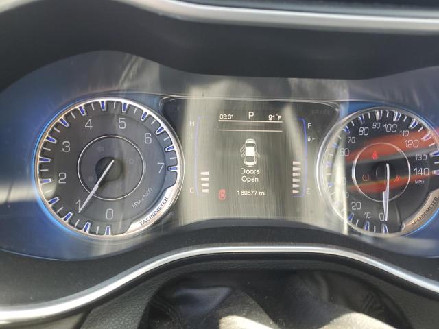 Photo 9 from auction – 2015 CHRYSLER 200 LIMITE with VIN 1C3CCCAB5FN685280