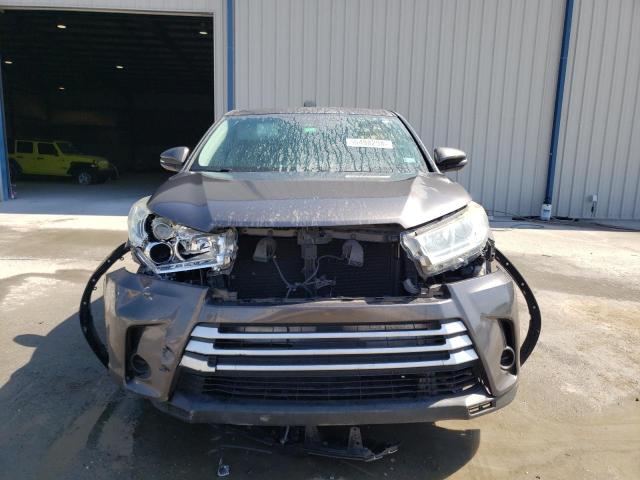 Photo 5 from auction – 2018 TOYOTA HIGHLANDER with VIN 5TDZZRFH3JS237756