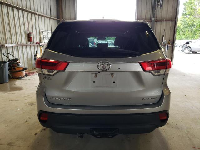 Photo 6 from auction – 2018 TOYOTA HIGHLANDER with VIN 5TDJZRFH2JS548401