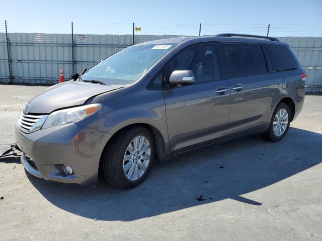 TOYOTA SIENNA XLE 2013 z numerem VIN 5TDDK3DC8DS059625 - Zdjęcie z aukcji