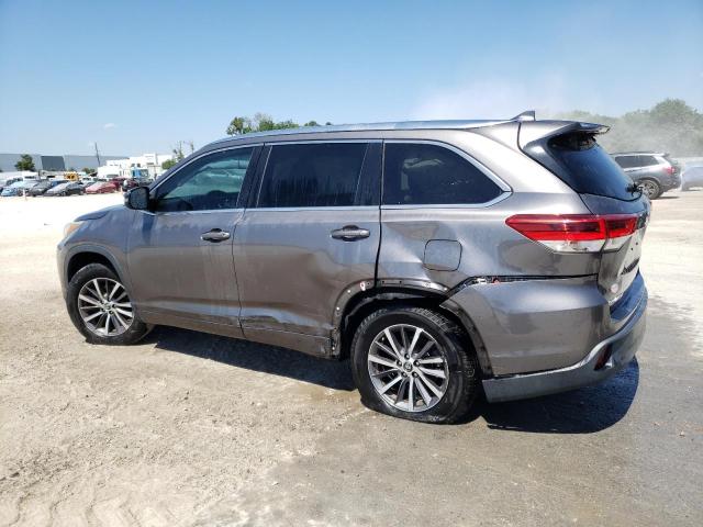 Photo 2 from auction – 2017 TOYOTA HIGHLANDER with VIN 5TDKZRFH8HS512713