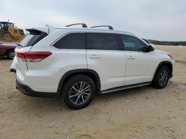 Фото 3 с аукциона – 2018 TOYOTA HIGHLANDER с VIN 5TDKZRFH3JS288109