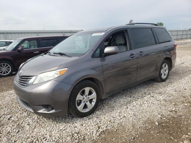 TOYOTA SIENNA LE 2017 with VIN 5TDKZ3DC7HS822551 - Photo from auction