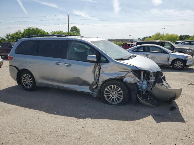 Photo 4 from auction – 2017 TOYOTA SIENNA XLE with VIN 5TDYZ3DCXHS872564