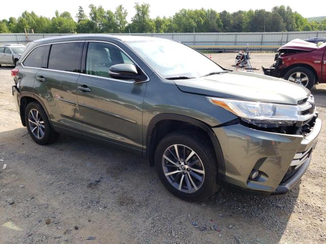 Photo 4 from auction – 2018 TOYOTA HIGHLANDER with VIN 5TDJZRFH3JS862638