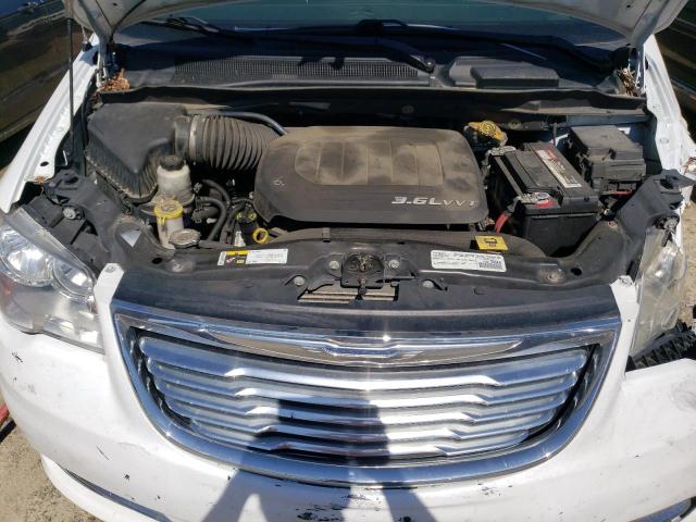 Photo 12 from auction – 2016 CHRYSLER TOWN & COU with VIN 2C4RC1BG5GR294252