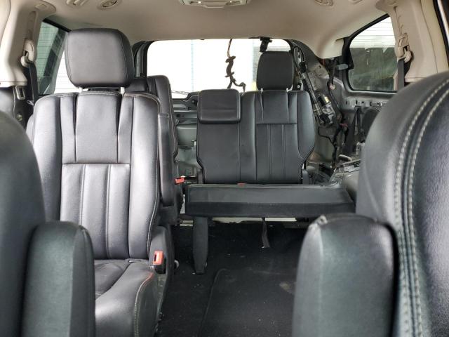 Photo 10 from auction – 2016 CHRYSLER TOWN & COU with VIN 2C4RC1BG4GR110662