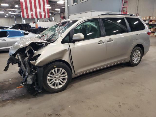 Photo 1 from auction – 2016 TOYOTA SIENNA XLE with VIN 5TDYK3DC1GS697902