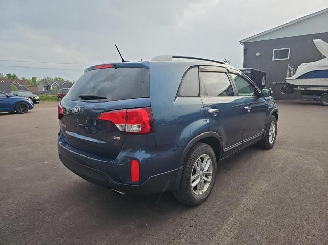 Photo 4 from auction – 2015 KIA SORENTO LX with VIN 5XYKTDA71FG577660