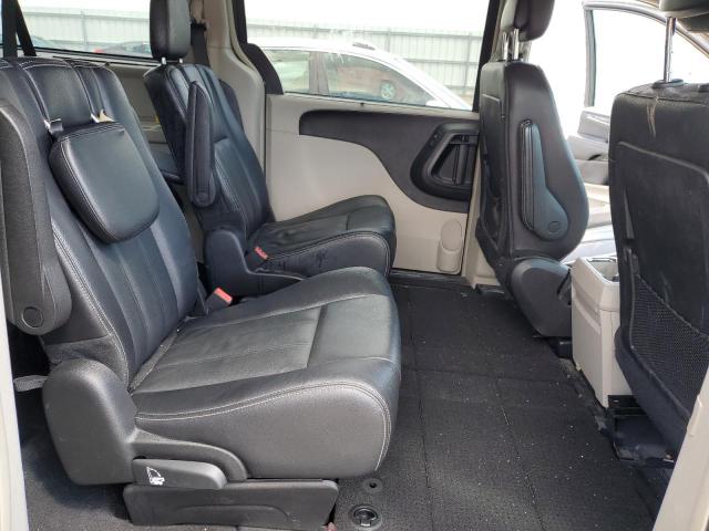 Photo 11 from auction – 2015 CHRYSLER TOWN & COU with VIN 2C4RC1BG8FR674619