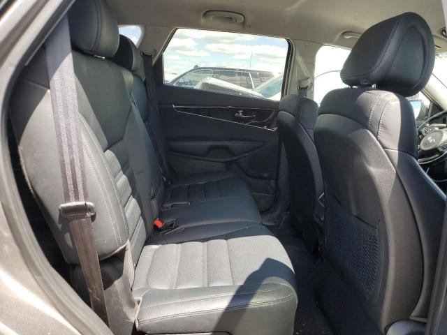 Photo 11 from auction – 2016 KIA SORENTO EX with VIN 5XYPHDA51GG120791