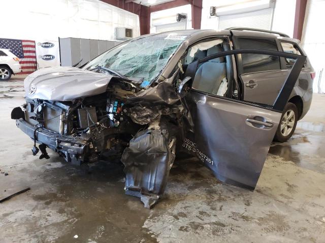 TOYOTA SIENNA LE 2017 with VIN 5TDKZ3DC6HS894342 - Photo from auction