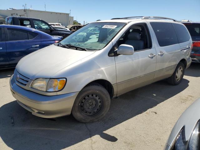 TOYOTA SIENNA LE 2002 with VIN 4T3ZF13C62U428378 - Photo from auction