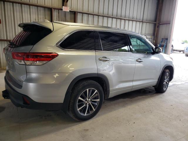 Photo 3 from auction – 2018 TOYOTA HIGHLANDER with VIN 5TDJZRFH2JS548401