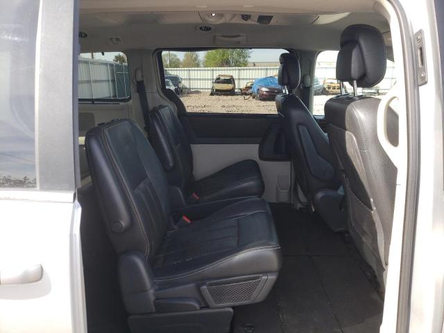 Photo 11 from auction – 2010 CHRYSLER TOWN & COU with VIN 2A4RR8D13AR502386