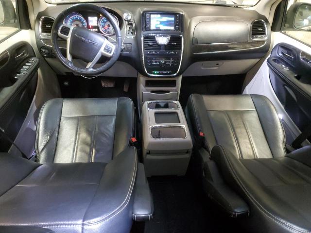 Photo 8 from auction – 2016 CHRYSLER TOWN & COU with VIN 2C4RC1BGXGR292514