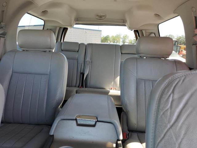 Photo 10 from auction – 2004 LINCOLN NAVIGATOR with VIN 5LMFU28R94LJ03556