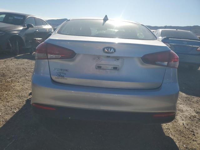 Photo 6 from auction – 2018 KIA FORTE LX with VIN 3KPFL4A76JE240814