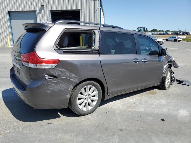 Zdjęcie 3 z aukcji – 2013 TOYOTA SIENNA XLE z VIN 5TDDK3DC8DS059625