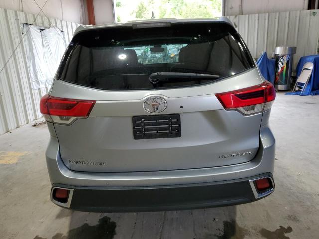 Photo 6 from auction – 2018 TOYOTA HIGHLANDER with VIN 5TDDZRFH4JS492197