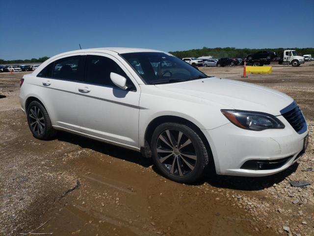 Photo 4 from auction – 2014 CHRYSLER 200 LIMITE with VIN 1C3CCBCG2EN157617