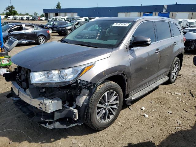 TOYOTA HIGHLANDER 2018 with VIN 5TDKZRFH4JS286496 - Photo from auction