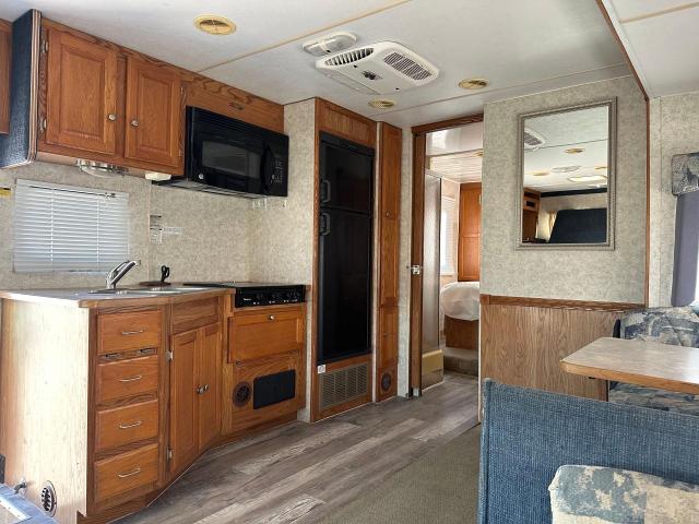 Photo 9 from auction – 2004 CHEVROLET C5500 C5U0 with VIN 1GBE5U1E04F518805