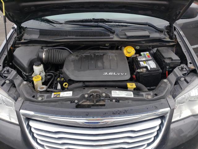 Photo 12 from auction – 2015 CHRYSLER TOWN & COU with VIN 2C4RC1BG3FR717750