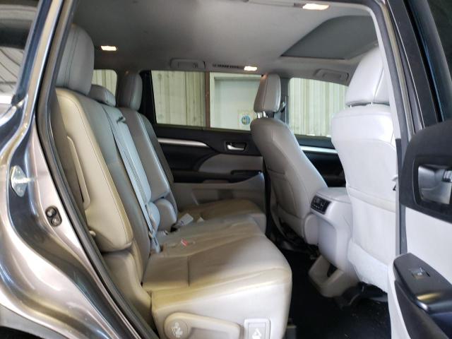 Photo 11 from auction – 2017 TOYOTA HIGHLANDER with VIN 5TDJZRFH6HS428353