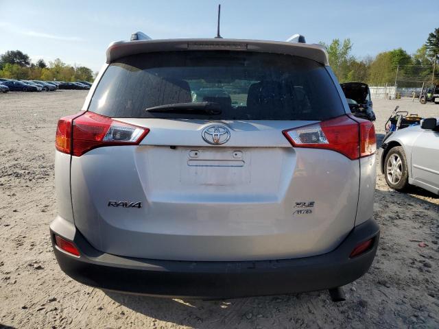 Photo 6 from auction – 2015 TOYOTA RAV4 XLE with VIN JTMRFREV2FD096827