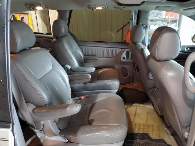Photo 11 from auction – 2004 TOYOTA SIENNA XLE with VIN 5TDBA22C54S015783