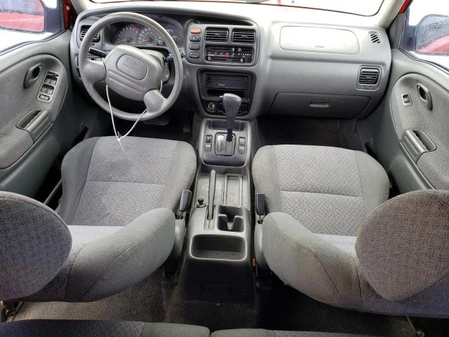 Photo 8 from auction – 2000 CHEVROLET TRACKER with VIN 2CNBE13C5Y6901871
