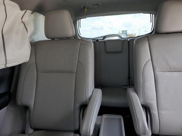 Photo 10 from auction – 2017 TOYOTA HIGHLANDER with VIN 5TDYZRFHXHS228557