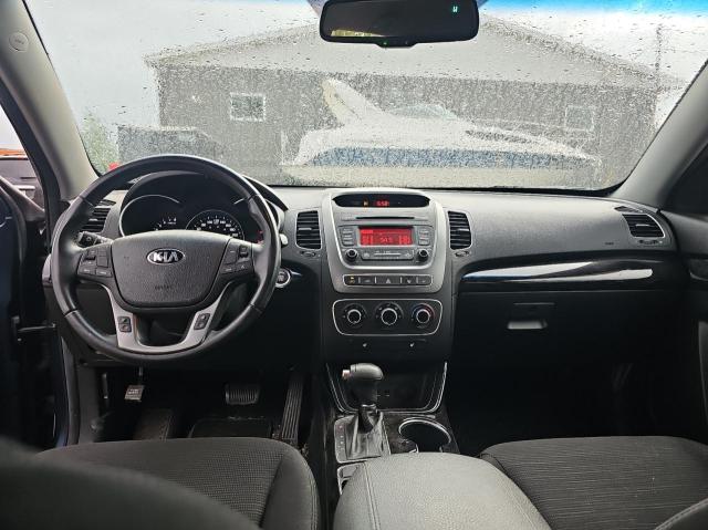 Photo 9 from auction – 2015 KIA SORENTO LX with VIN 5XYKTDA71FG577660