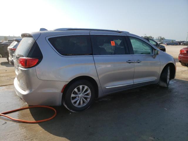 Фото 3 с аукциона – 2018 CHRYSLER PACIFICA T с VIN 2C4RC1BG4JR120924