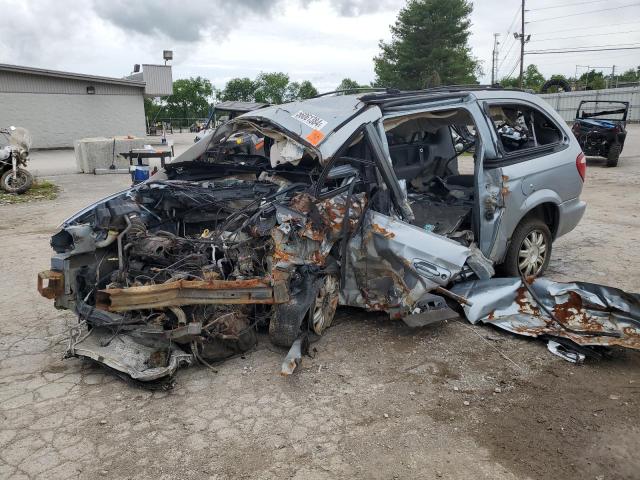 CHRYSLER TOWN & COU 2005 with VIN 2C4GP54L35R602433 - Photo from auction