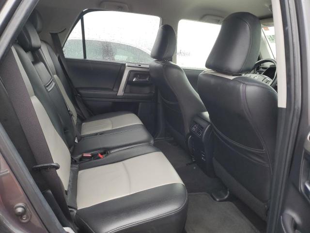 Photo 11 from auction – 2018 TOYOTA 4RUNNER SR with VIN JTEZU5JR8J5173948