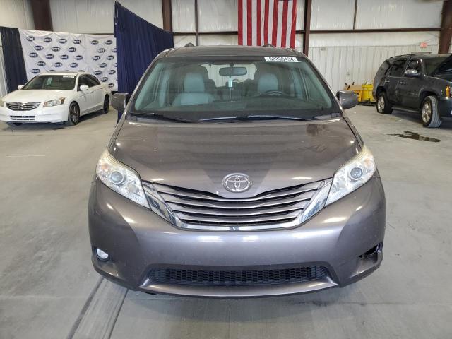 Photo 5 from auction – 2017 TOYOTA SIENNA XLE with VIN 5TDYZ3DC8HS830801